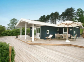 Splendid Holiday Home in Dronningmolle near Beach in Hornbæk